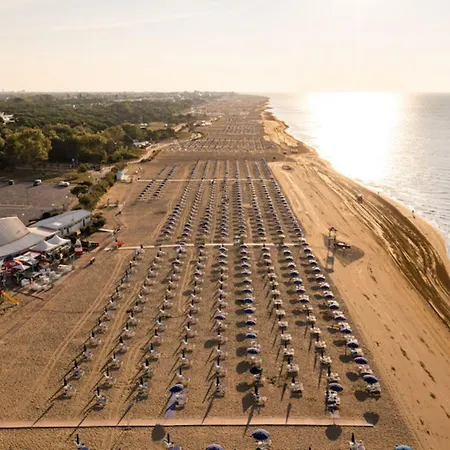 דירה In With Swimming Pool ביביונה