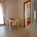 Ground-floor With Garden And Pool Access Appartement *