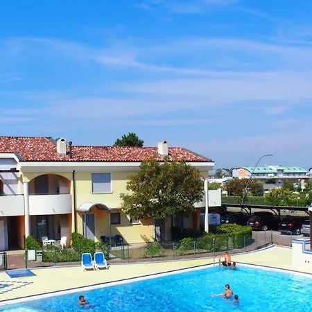 Ground-floor With Garden And Pool Access