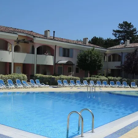 Apartment In With Swimming Pool *