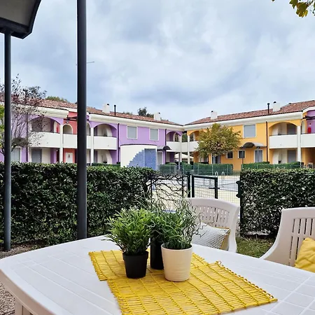 Ground-floor With Garden And Pool Access Apartamento Bibione