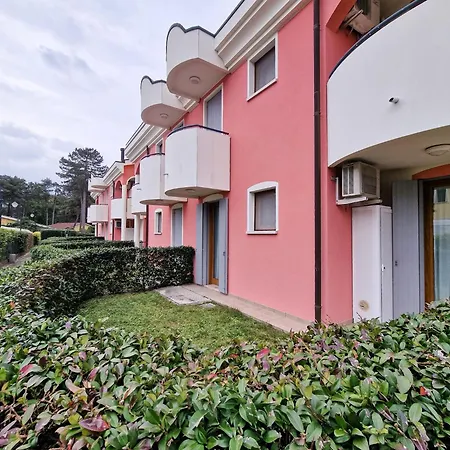 Ground-floor With Garden And Pool Access Apartamento *
