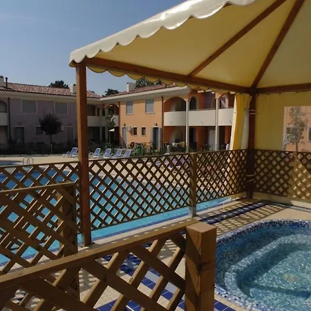 Ground-floor With Garden And Pool Access
