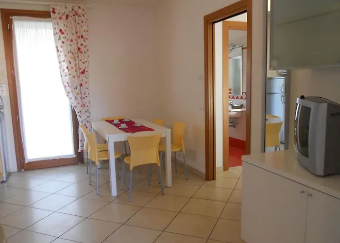 Ground-floor With Garden And Pool Access Апартаменты *